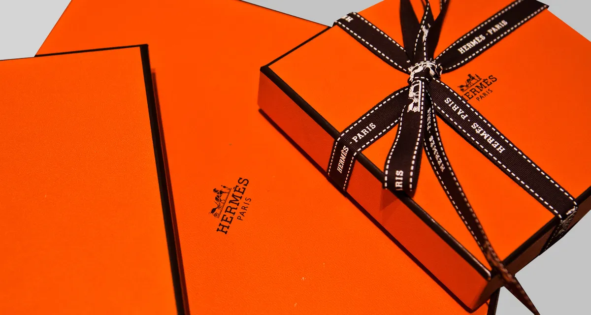 Ventes privées Hermès 2026 : Le guide exclusif pour maîtriser le calendrier et l'investissement luxe face à Chanel